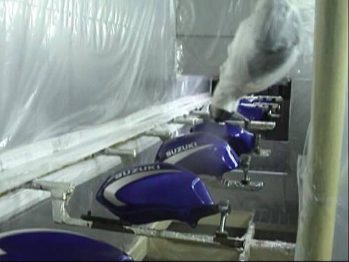 機械手噴涂-摩托油箱噴涂